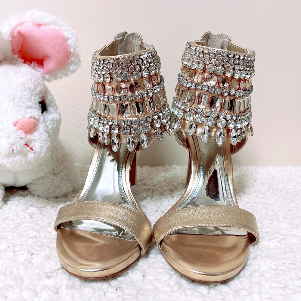 Beautiful Gianni Bini Gold Color Heels - Size 6.5M